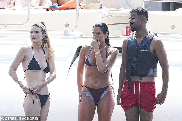 Dua soaked up the sun with her pals