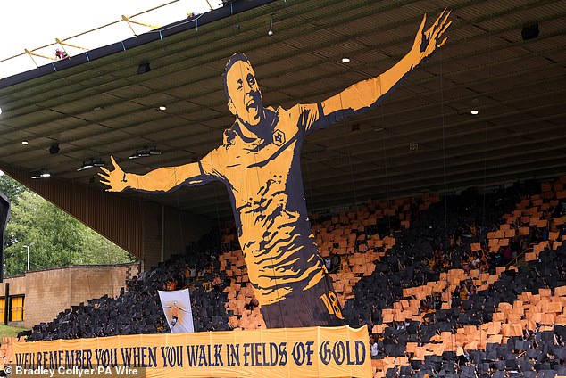 Jota's favourite song was 'Fields of Gold' by Sting and fans paid a nod to that