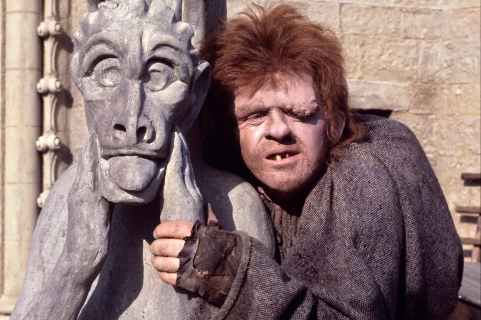 PM89TK Studio Publicity Still from The Hunchback of Notre Dame Anthony Hopkins 1982 All Rights Reserved File Reference # 31710074THA For Editorial Use Only