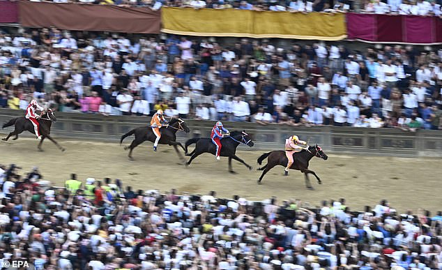 The fast-paced action takes place over the course of three laps and lasts around 90 seconds
