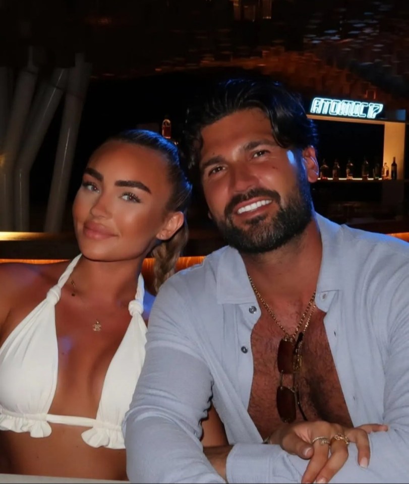 Ella Rae Wise and Dan Edgar at a bar.