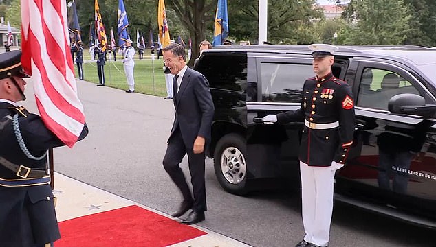 GRABS View of White House driveway as leaders arrive for Trump-Zelenskiy meeting