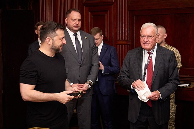 WASHINGTON DC, US - AUGUST 18: (----EDITORIAL USE ONLY - MANDATORY CREDIT - 'UKRAINIAN PRESIDENCY / HANDOUT' - NO MARKETING NO ADVERTISING CAMPAIGNS - DISTRIBUTED AS A SERVICE TO CLIENTS----) Ukrainian President Volodymyr Zelenskyy meets with US President Donald Trump's Special Representative for Ukraine, General Keith Kellogg, in Washington D.C. on August 18, 2025. (Photo by Ukrainian Presidency/Anadolu via Getty Images)
