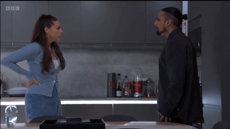 Ravi asks Priya to reunite as a family.