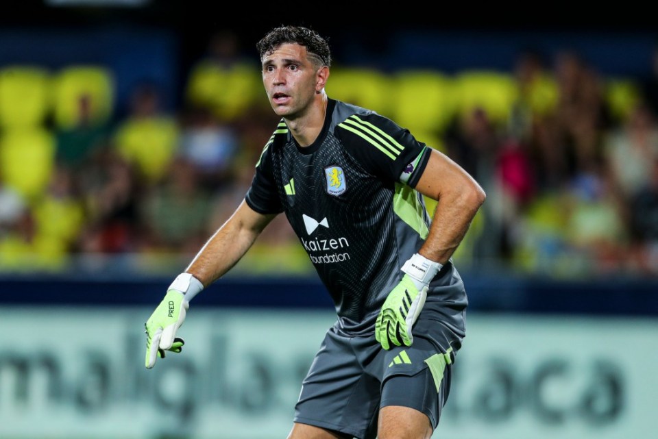 Mandatory Credit: Photo by Ivan Terron/AFP7/Shutterstock (15435894ai) Emiliano Martinez of Aston Villa gestures during during The Trophy of Ceramics, football match played between Villarreal CF and Aston Villa at La Ceramica stadium on August 10, 2025, in Villarreal, Spain. Villarreal CF V Aston Villa - The Trophy of Ceramics, Castellon, Spain - 10 Aug 2025
