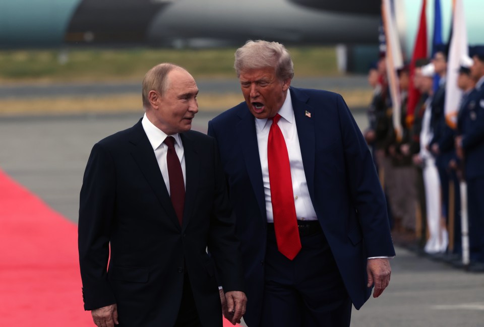 Presidents Trump and Putin at a summit.