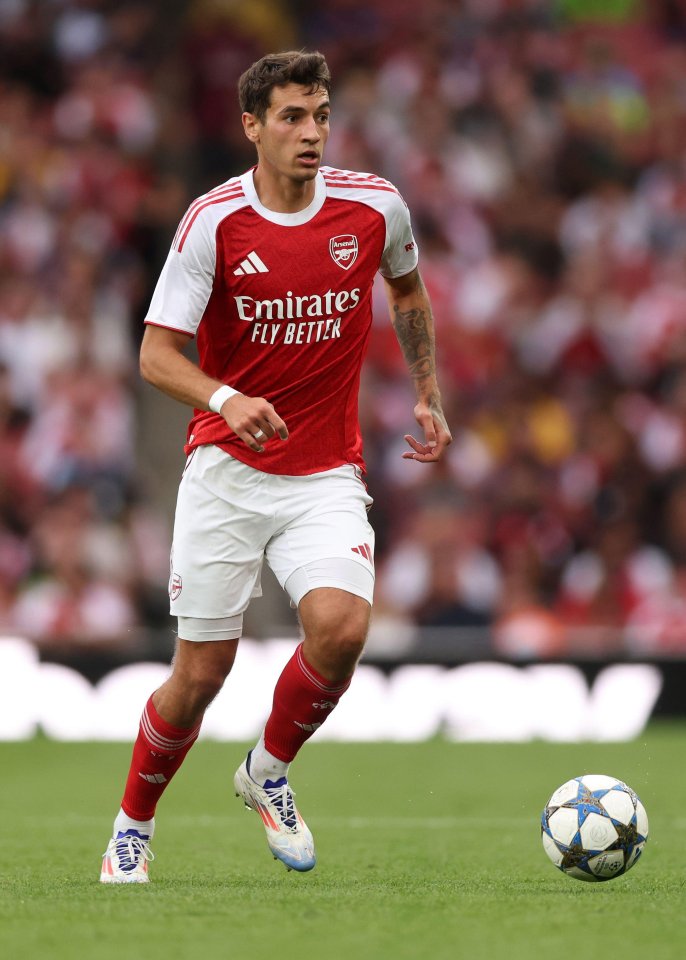 Jakub Kiwior of Arsenal playing soccer.