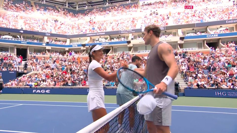 Emma Raducanu and Jack Draper shaking hands at the net.