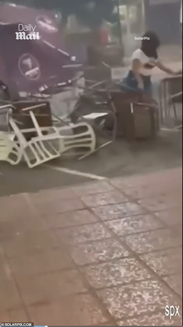 Overnight footage emerged of a tornado that swept through Librilla less than an hour’s drive inland from La Manga in Murcia