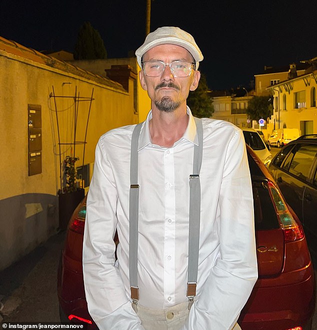 It has been reported that a few days before his death, Graven sent a heartbreaking final message to his mother to say he felt as if he was 'being held hostage' and admitted he was 'fed up' with the controversial streams that had become his trademark