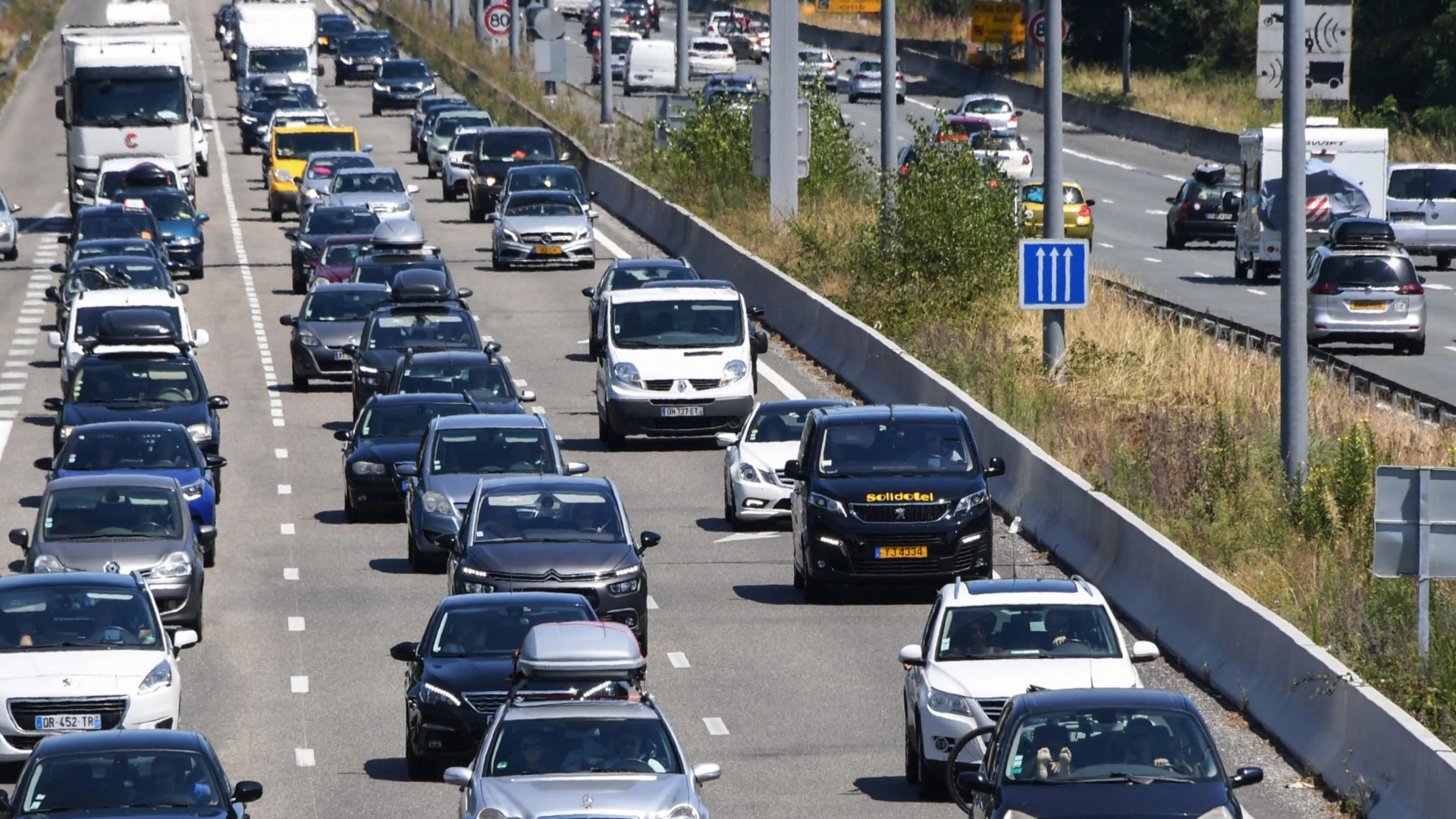 Horror motorway crashes caused by 'phantom braking' as cars screech to a halt from 60 to 0mph & urgent probe launched