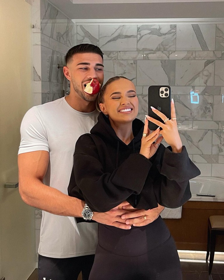 Tommy Fury and Molly-Mae Hague taking a selfie.