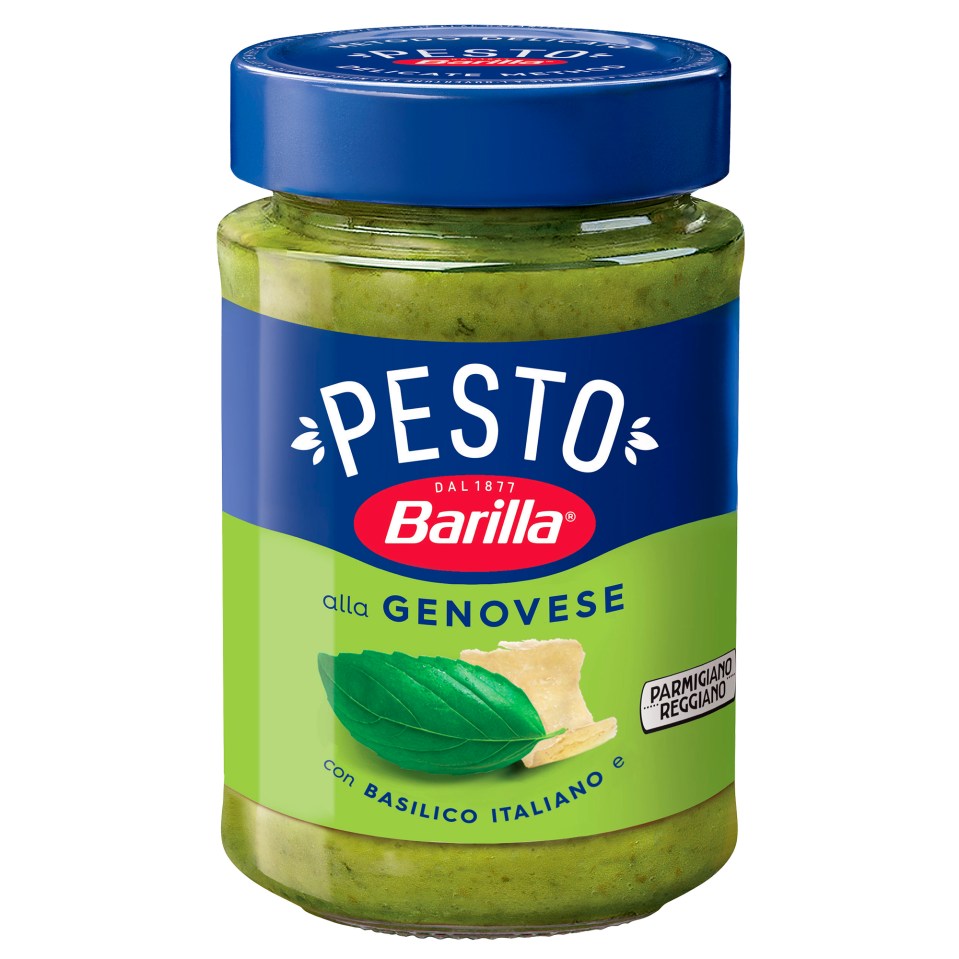 Jar of Barilla Pesto Genovese sauce.