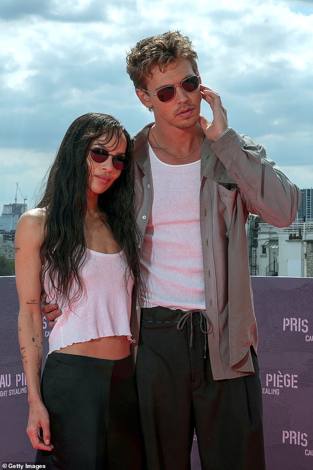 The two actors previously sparked romance rumours following their respective splits, however a source poured cold water on the claims when speaking to TMZ