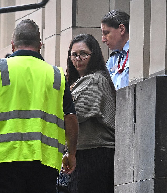 epa12221627 A photo made available on 07 July 2025 shows defendant Erin Patterson in Melbourne, Australia, 15 April 2025 (issued 07 July 2025). A jury has reached a verdict that Erin Patterson was found guilty of all counts for cooking a mushroom lunch that killed three relatives and injured another.  EPA/JAMES ROSS  AUSTRALIA AND NEW ZEALAND OUT