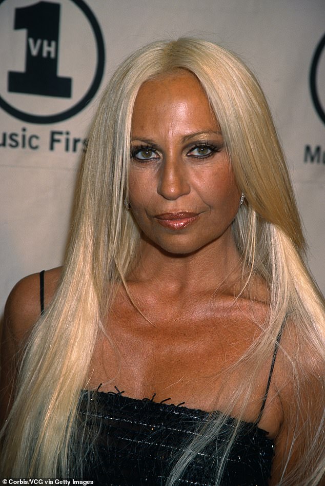 She later she stunned at the VH1 Divas Live concert held on April 13, 1999 at the Beacon Theater in New York City