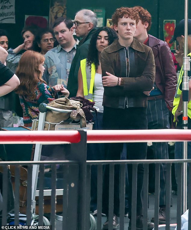 The actors chatted amongst themsleves while waiting for the cameras to roll