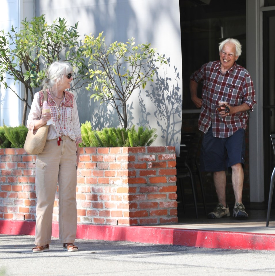 Mark Harmon and Pam Dawber on an ice cream date.