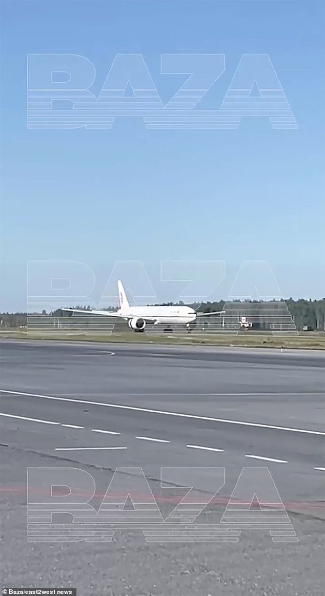 While British and other Western airlines no longer overfly Russia due to Vladimir Putin's war against Ukraine, Chinese airlines flying to and from the UK do cross Russian airspace