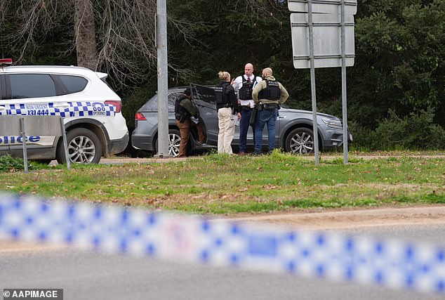 Police negotiators at the scene