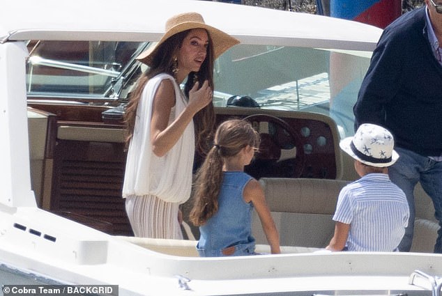 In addition to the Lake Como house, the Clooneys ¿ who share 8-year-old twins Ella and Alexander ¿ have places in France, Britain, and Los Angeles