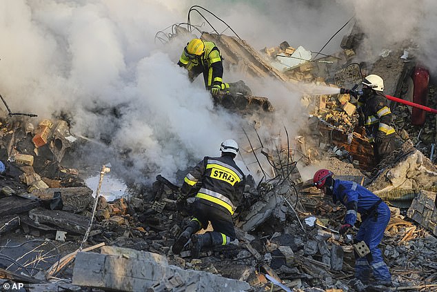 At dawn, residents and emergency workers were looking for possible survivors trapped in the rubble