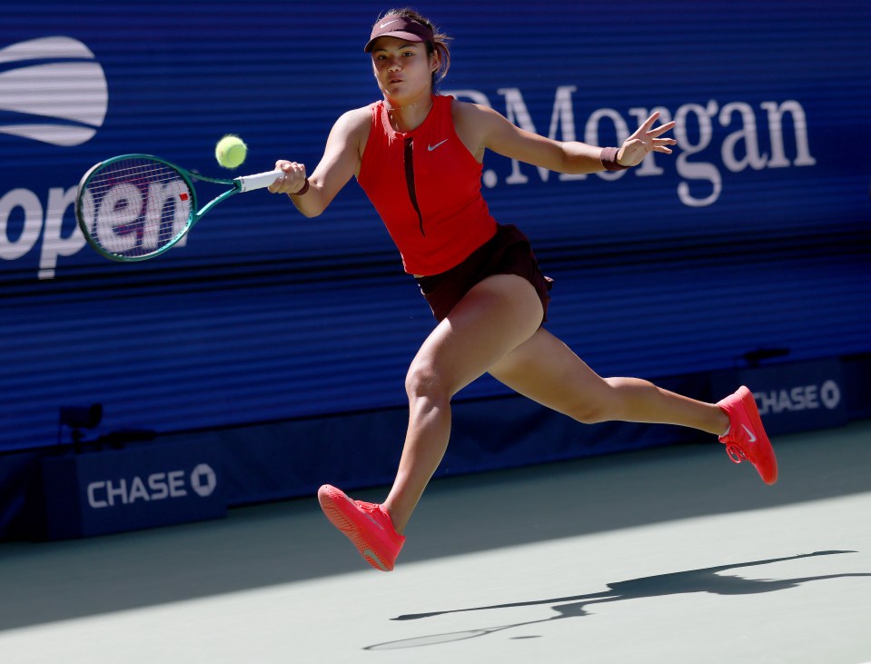 Emma Raducanu playing tennis.