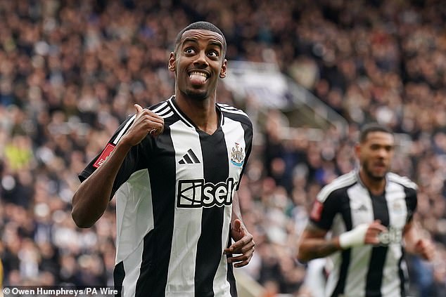 Without signing a new striker, it is unthinkable that Newcastle would let Isak go. And it will require a bid of at least £130m