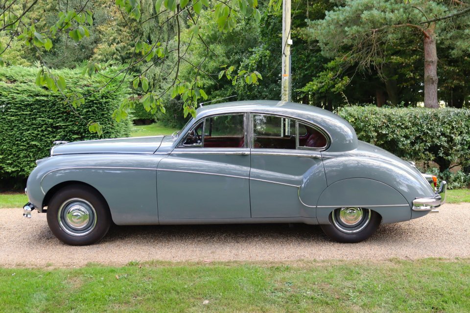 1960 Jaguar Mk IX Saloon.