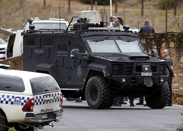 DAYRATE Day 2 Manhunt continues for Dezi Freeman in PorepunkahEXCLUSIVE27 August 2025Â©MEDIA-MODE.COM  15041571