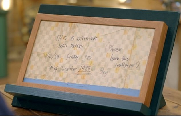 The restored message received: 'This is original wall paper!!' It was dated 8th of December 1989