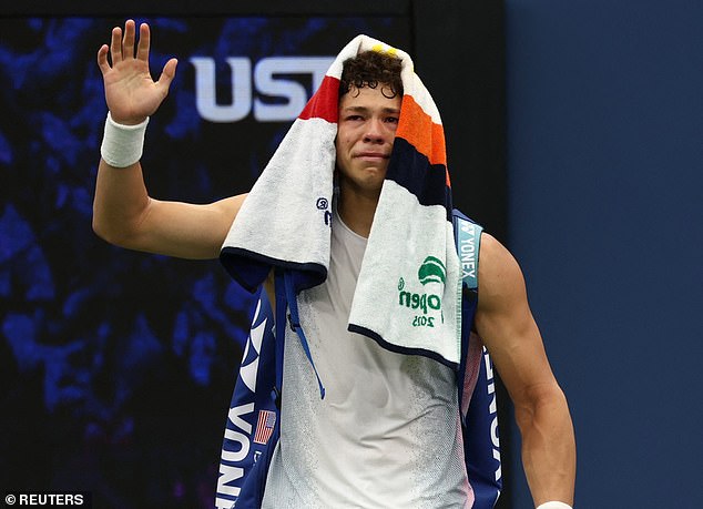 The American star was overcome with emotion as he waved goodbye to the crowd in New York