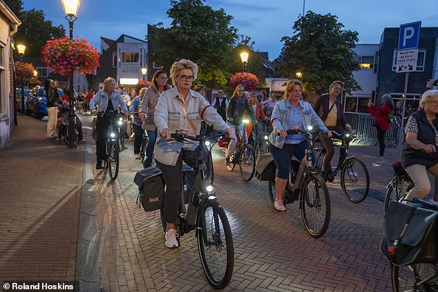 The cycle ride (pictured) in Abcoude, Lisa's home town, was in remembrance of the 17-year-old following her shocking death