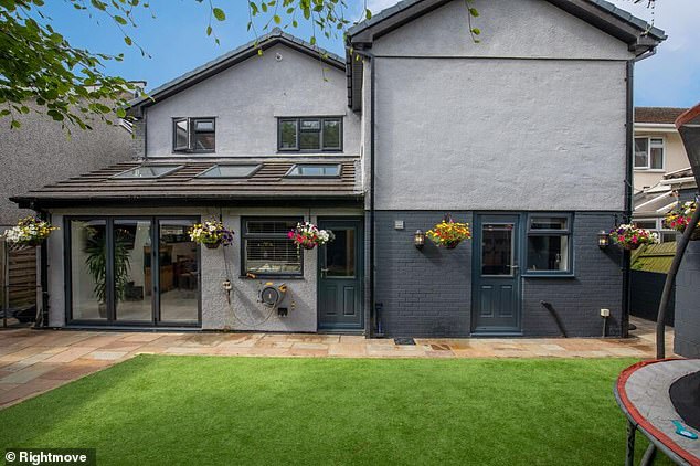 They pointed out that the home sticks out like a sore thumb in relation to the other rather more typical looking places in the neighbourhood