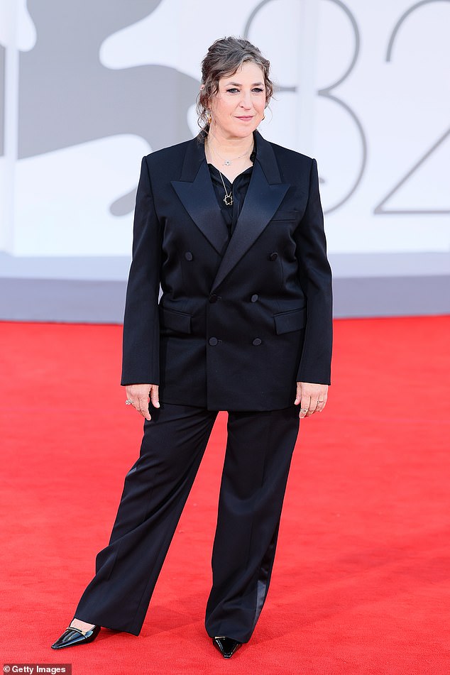 While Big Bang Theory star Mayim Bialik looked effortlessly chic in a double-breasted tuxedo jacket and matching trousers
