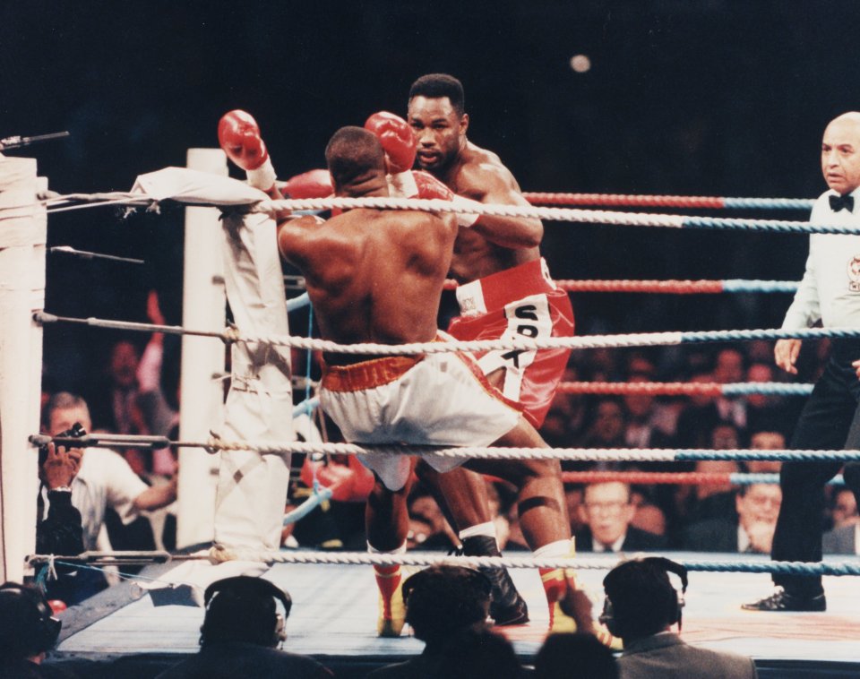Lennox Lewis boxing Razor Ruddock.