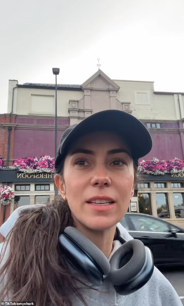 She's definitely not single, but it seems that Amy Shark is definitely ready to mingle