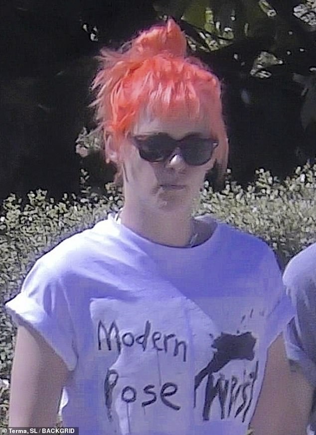 This 35-year-old actor was spotted over the weekend after ditching the blond locks she has rocked for months in favour of a more eye-catching hue