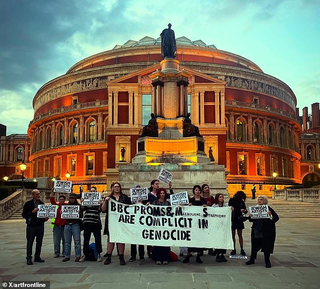 Jewish Artists for Palestine, a group which describes itself as 'anti¿Zionist Jewish writers, visual and performance artists', has claimed responsibility