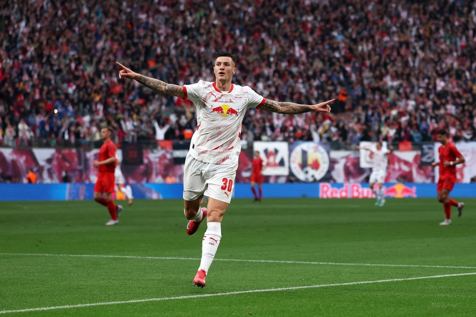 Benjamin Sesko of RB Leipzig celebrating a goal.