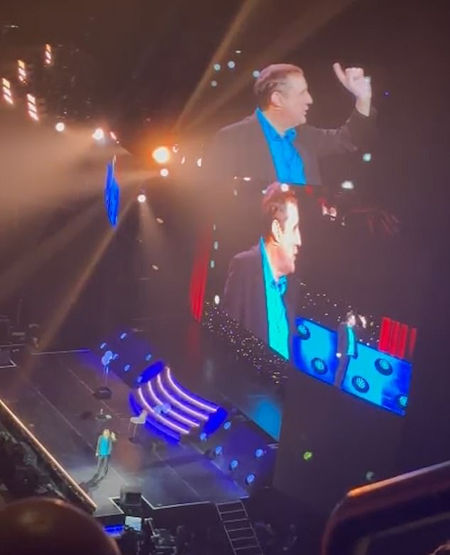 Peter Kay fans have claimed they spotted hundreds of gig-goers leaving his shows with others saying the were 'bored' listening to him sing 1980s jingles