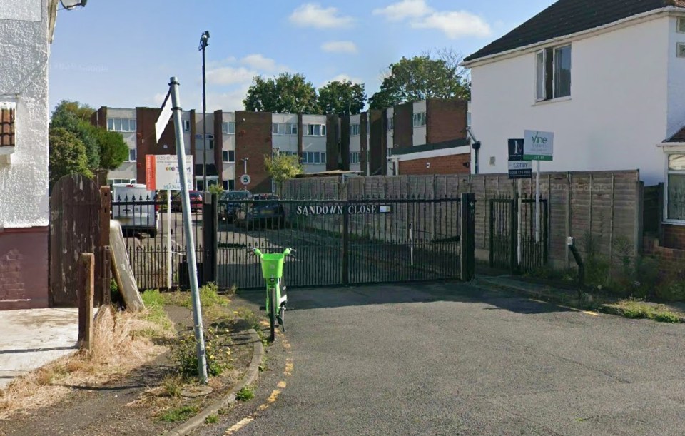 Entrance to Sandown Close in Hounslow.