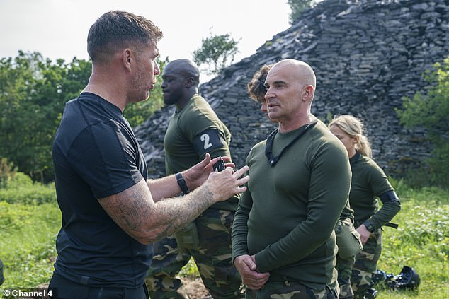 DS Chris speaking to Louis Spence at Hostage Rescue location