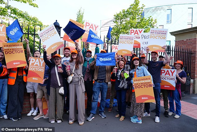 Resident doctors in England strike and make a small picket line at St Thomas' Hospital, London