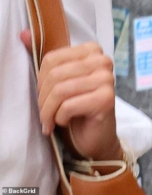 It appeared to be a pointed gesture that seemingly symbolised her new life chapter