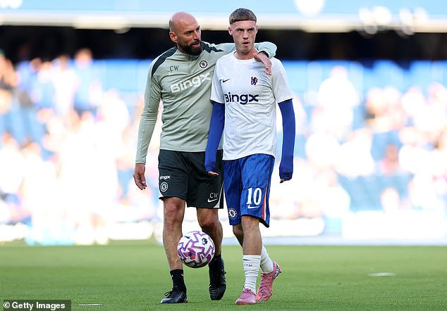 Chelsea assistant Willy Caballero has signed up to become a teacher on a new PFA course