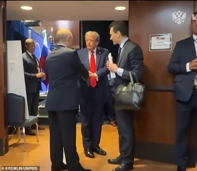 Kremlin footage captured the Russian leader¿s knee jolting repeatedly as he stood alongside his US counterpart