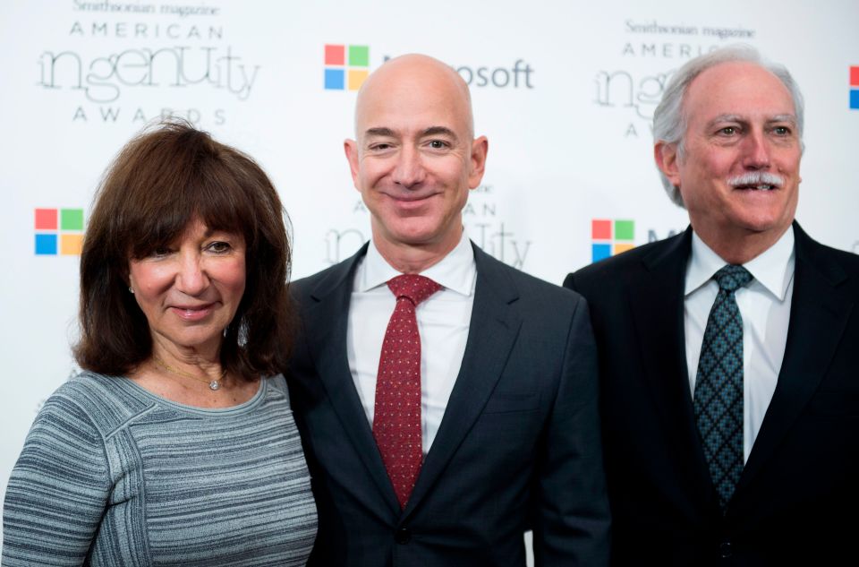 Jeff Bezos with his parents at the Smithsonian Magazine's American Ingenuity Awards.