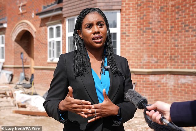 Kemi Badenoch has suggested migrants should be homed in ¿camps¿ as an alternative to hotels