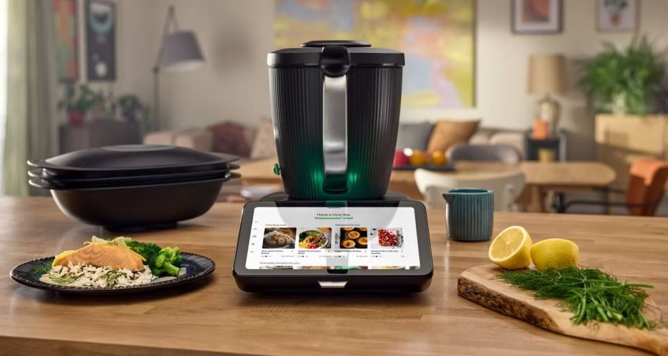 Lidl's Monsieur Cuisine Smart, a Thermomix dupe, with recipe display.